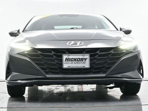 Used 2023 Hyundai Elantra SEL image 41