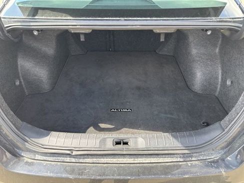 Used 2025 Nissan Altima 2.5 SV image 9