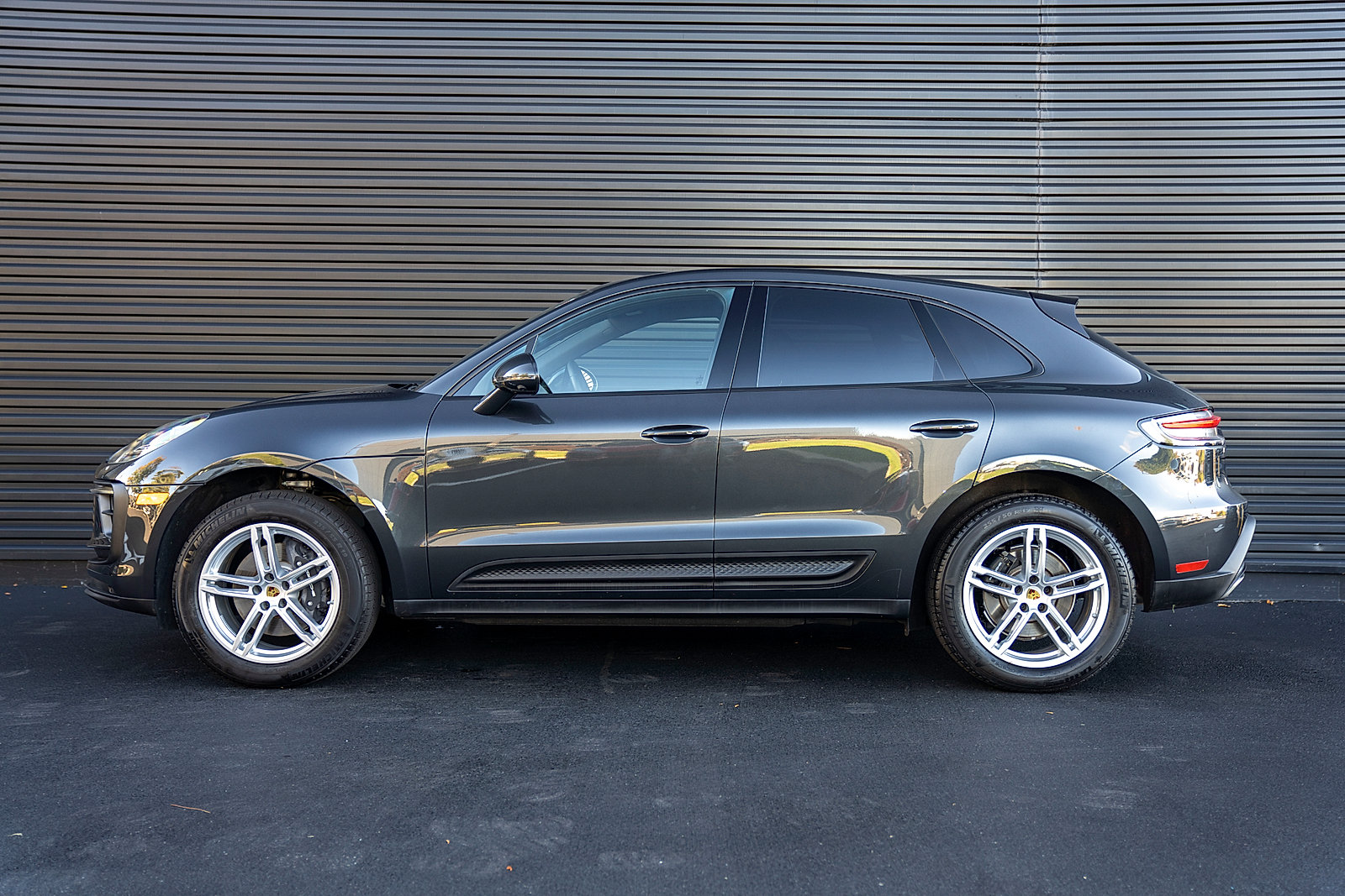 Certified 2026 Porsche Macan AWD/4WD image 2