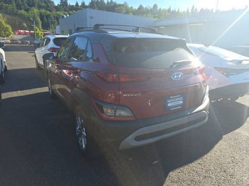 Used 2022 Hyundai Kona SEL AWD/4WD image 2
