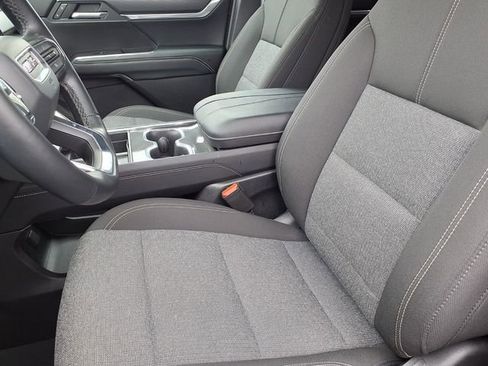 Used 2025 GMC Acadia Elevation image 3