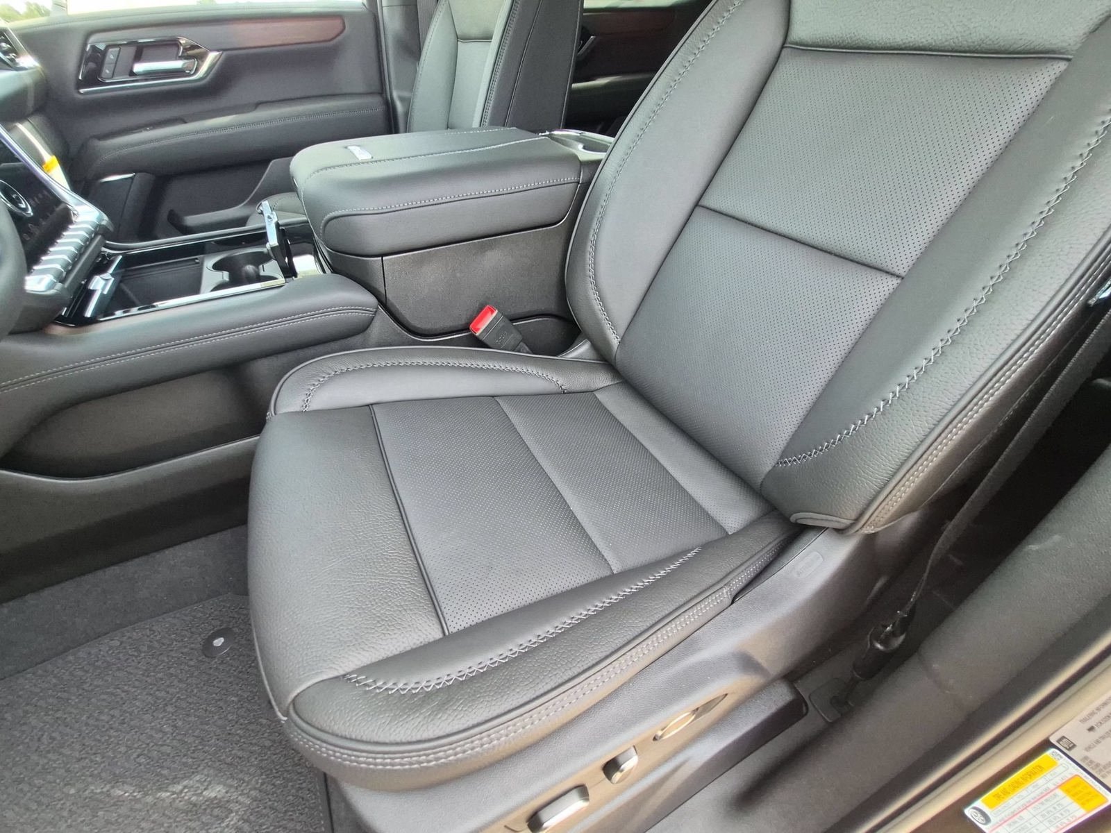 New 2026 GMC Yukon Denali w/ Denali Reserve Package AWD/4WD image 24
