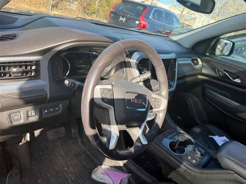 Used 2020 GMC Acadia SLT w/ Driver Alert Package II image 8