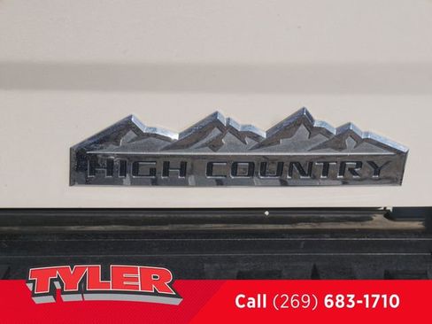 Used 2014 Chevrolet Silverado 1500 High Country image 17