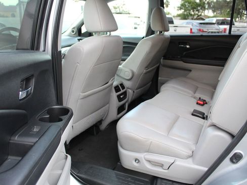 Used 2021 Honda Pilot Special Edition image 12