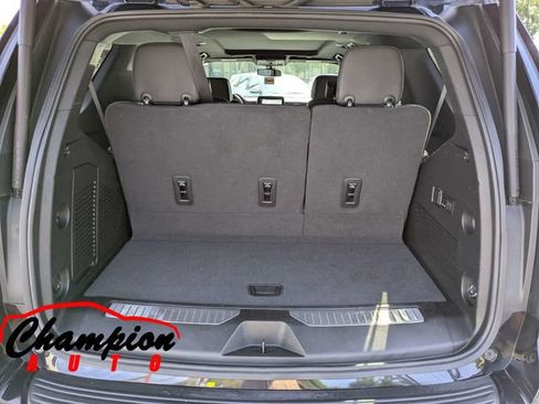 Used 2022 Chevrolet Tahoe RST w/ Luxury Package RWD image 15