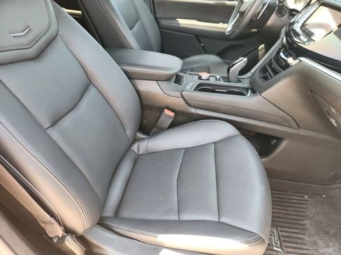Used 2023 Cadillac XT6 Sport w/ Technology Package AWD/4WD image 14