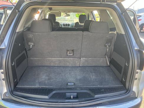 Used 2010 GMC Acadia SL FWD image 36