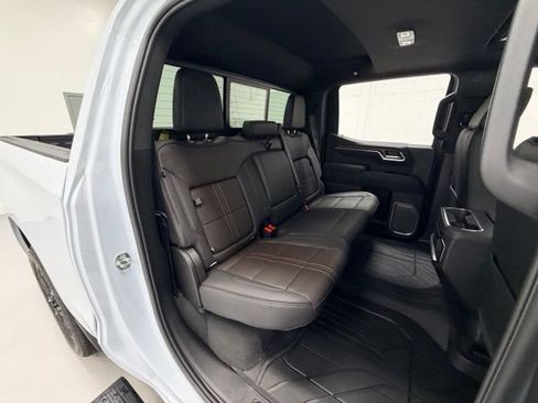Used 2026 Chevrolet Silverado 1500 High Country AWD/4WD image 26