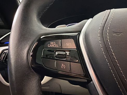 Used 2020 BMW 530e w/ Premium Package RWD image 16