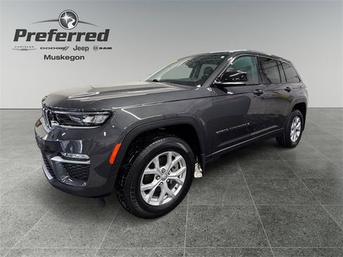 Used 2023 Jeep Grand Cherokee Limited w/ MOPAR Finishing Package image 10