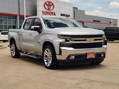 Used 2019 Chevrolet Silverado 1500 LT w/ Texas Edition RWD image 2
