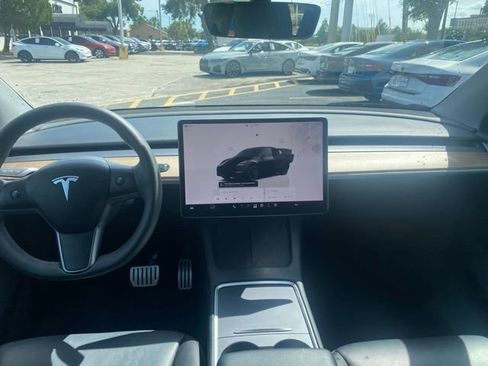 Used 2023 Tesla Model Y Performance AWD/4WD image 9