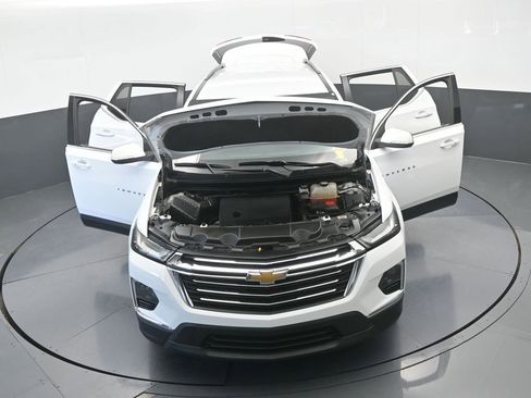 Used 2023 Chevrolet Traverse LT image 75