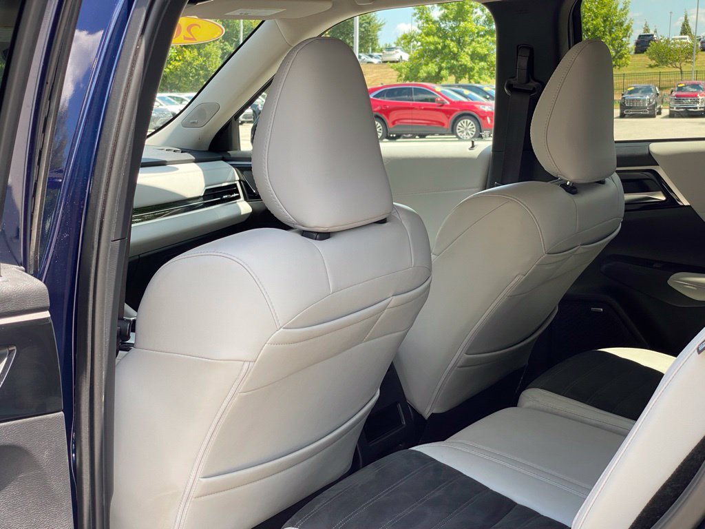 Used 2025 Mitsubishi Outlander SE AWD/4WD image 28