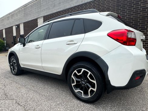 Used 2017 Subaru Crosstrek 2.0i Premium image 32