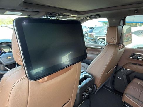 New 2026 Chevrolet Tahoe High Country AWD/4WD image 19
