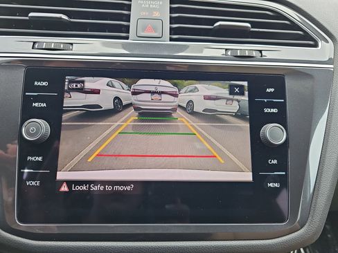 Certified 2023 Volkswagen Tiguan SE R-Line FWD image 23