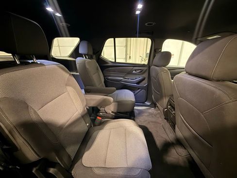 Used 2023 Chevrolet Traverse LT image 30