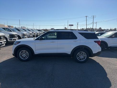 New 2026 Ford Explorer Active image 3