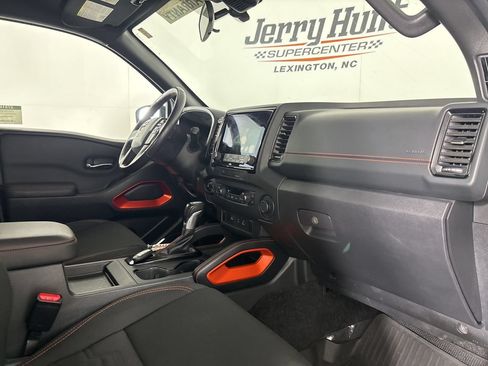 Used 2024 Nissan Frontier PRO-4X w/ Technology Package AWD/4WD image 30
