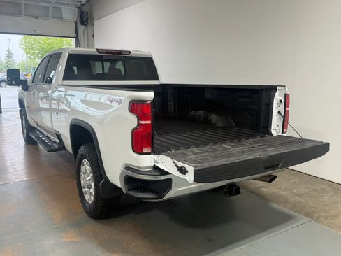 Used 2025 Chevrolet Silverado 2500 LTZ w/ LTZ Convenience Package AWD/4WD image 4