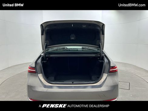 Used 2025 BMW 530i w/ Premium Package image 22