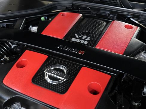 Used 2018 Nissan 370Z NISMO RWD image 43