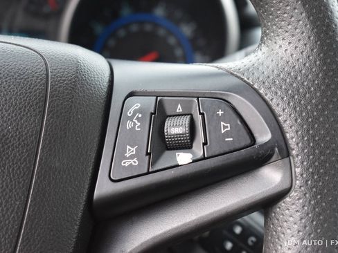Used 2015 Chevrolet Cruze LT w/ Sun And Sound Package FWD image 22