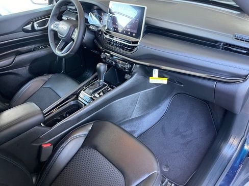 New 2026 Jeep Compass Latitude AWD/4WD image 14