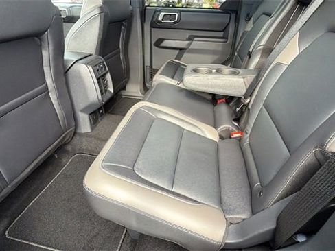 New 2025 Ford Bronco Outer Banks w/ Sasquatch Package image 17