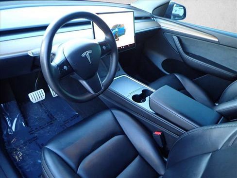 Used 2023 Tesla Model Y Performance image 11