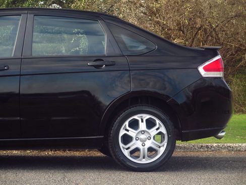 Used 2008 Ford Focus SES image 17