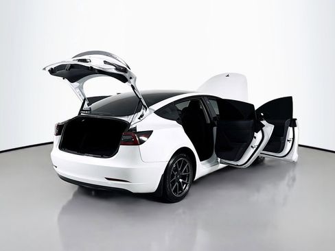 Used 2023 Tesla Model 3 Standard Range image 28