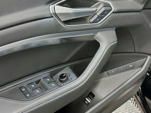 Used 2022 Audi e-tron Premium image 15