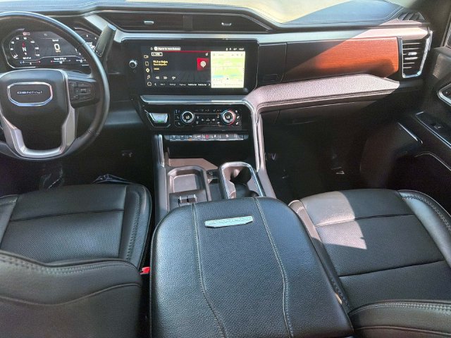 Used 2024 GMC Sierra 2500 Denali w/ Denali Reserve Package AWD/4WD image 12