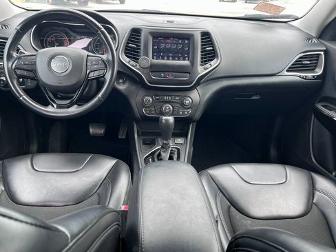 Used 2019 Jeep Cherokee Latitude Plus image 8
