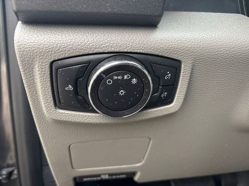 Used 2017 Ford F250 XL w/ Power Equipment Group image 18