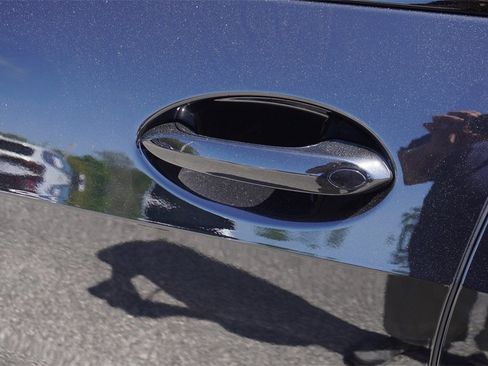 New 2025 BMW X7 xDrive40i w/ M Sport Package image 35