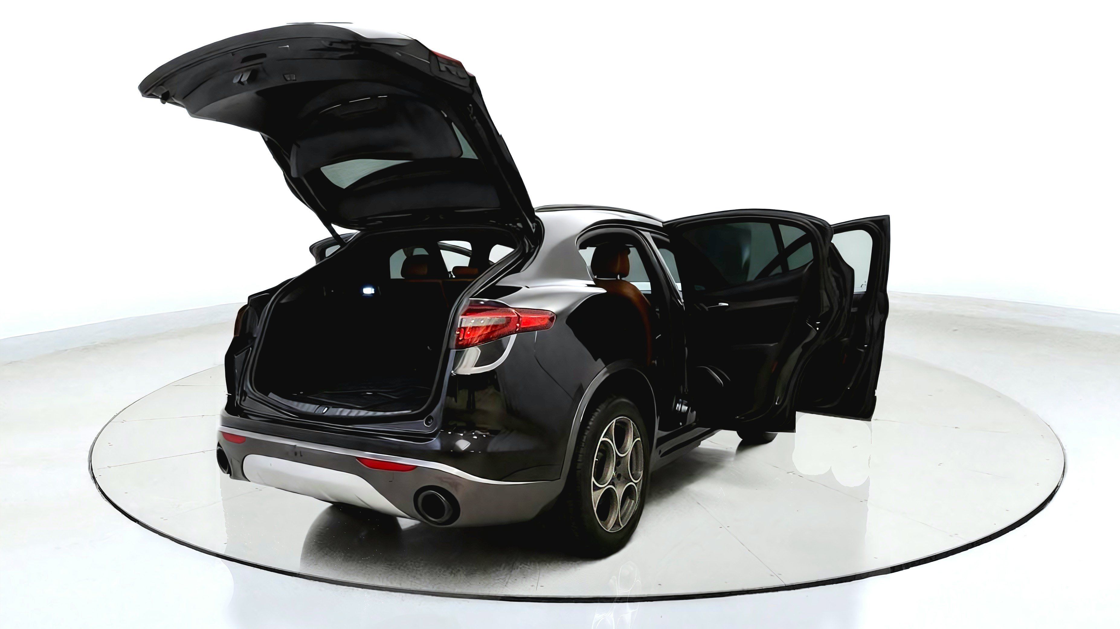Used 2023 Alfa Romeo Stelvio Ti AWD/4WD image 14