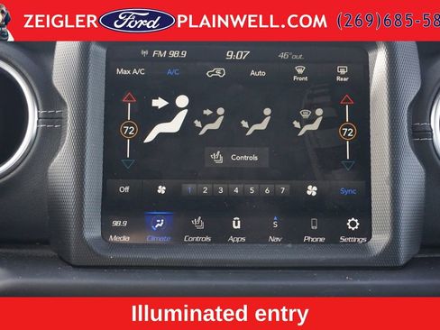 Used 2022 Jeep Wrangler Unlimited Sahara w/ Cold Weather Group AWD/4WD image 19