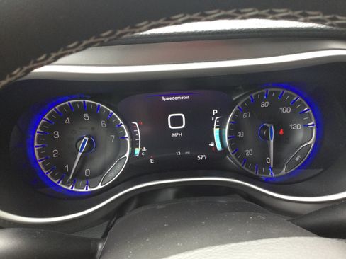New 2026 Chrysler Pacifica Select AWD/4WD image 11