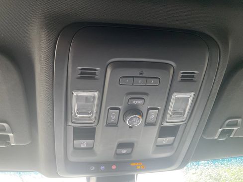 Used 2021 Chevrolet Tahoe Z71 w/ Z71 Signature Package image 26