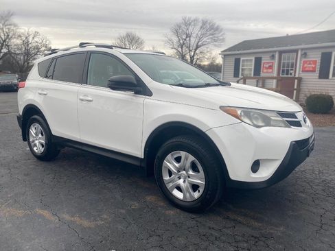 Used 2013 Toyota RAV4 LE image 3