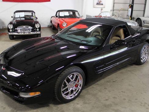 Used 1999 Chevrolet Corvette Convertible w/ Memory Pkg RWD image 14