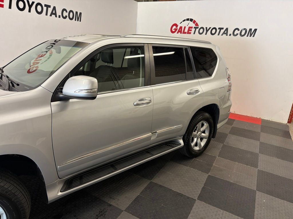 Used 2015 Lexus GX 460 w/ Comfort Package AWD/4WD image 7