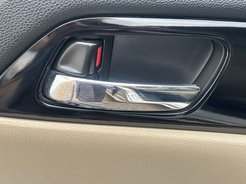 Used 2017 Honda Accord LX image 8