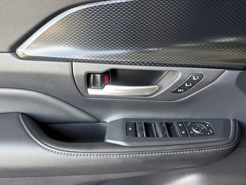 Used 2025 Toyota Grand Highlander AWD Hybrid image 10
