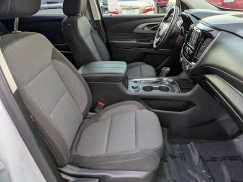 Used 2020 Chevrolet Traverse LS image 27