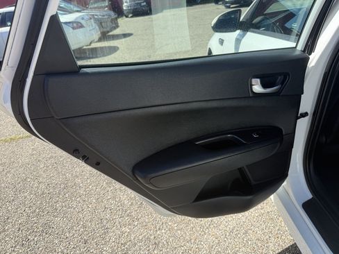 Used 2016 Kia Optima LX FWD image 13